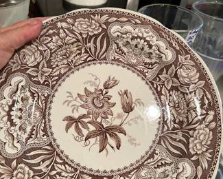 #289	Spode "Cranberry" - 12 pieces, 4 dinner plates, 2 small plates & 6 salad plates (one chipped dinner plate)	 $100.00 
