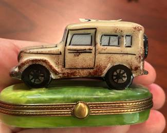 #208	Limoges safari jeep trinket box	 $40.00 

