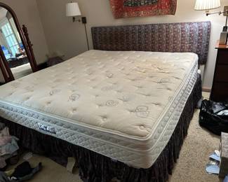 #2 Sleep Number i10 King Size Bed w/two Twin Platform Twins w/remote - You Move - w/stains $100.00