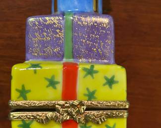 #201	Limoges stack of presents trinket box	 $50.00 
