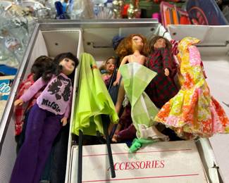 #388	Barbie Doll Trunk w/contents	 $30.00 
