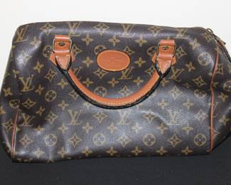 		Replica Louis Vuitton handbag with monogram print