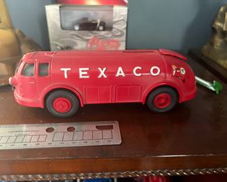 . . . love this Texaco oil hauler