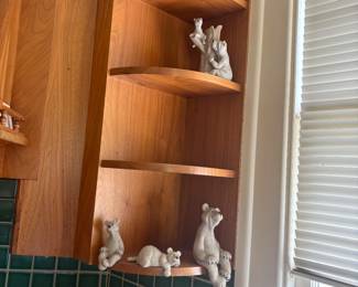 . . . corner built-in with animals featured