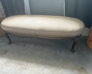 . . . cute sitting bench with Queen Ann legs