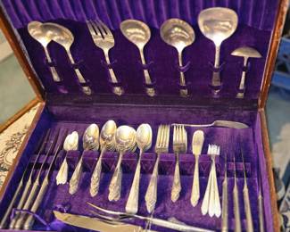 Sterling Silver Royal Crest Primrose
