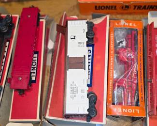 Lionel cars with original boxes