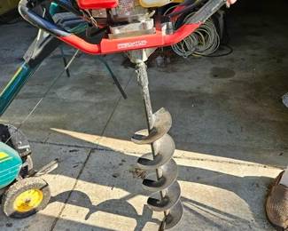 Hand tiller