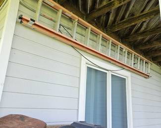 24' extension ladder. Also a 16' is not shown.