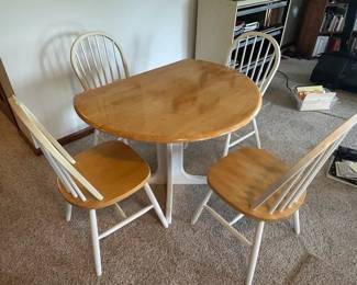 Drop leaf table set