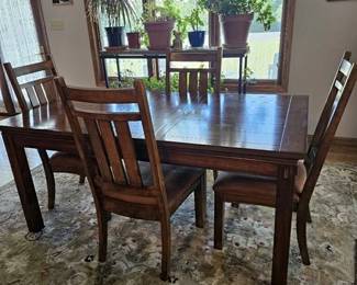 Wood table w/4 chairs