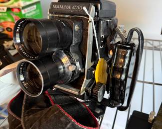 Vintage Mamiya twin lens camera - medium format with 2 sets of lens
