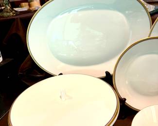 Serving pieces