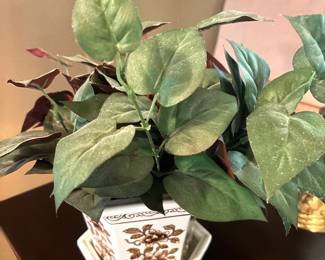 Small oriental pots/greenery