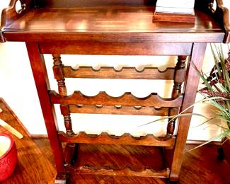 Tray top wood wine rack