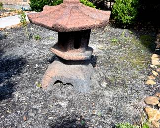 3 Concrete pagodas