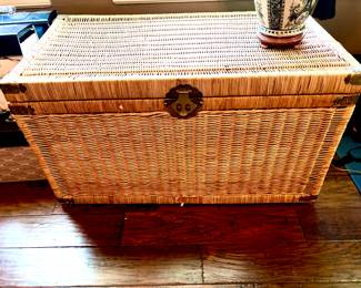 Wicker trunk