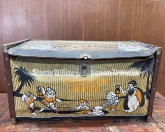 Disney toy box vintage