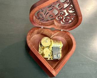 Wooden Cutouts Heart Trinketbox Music box