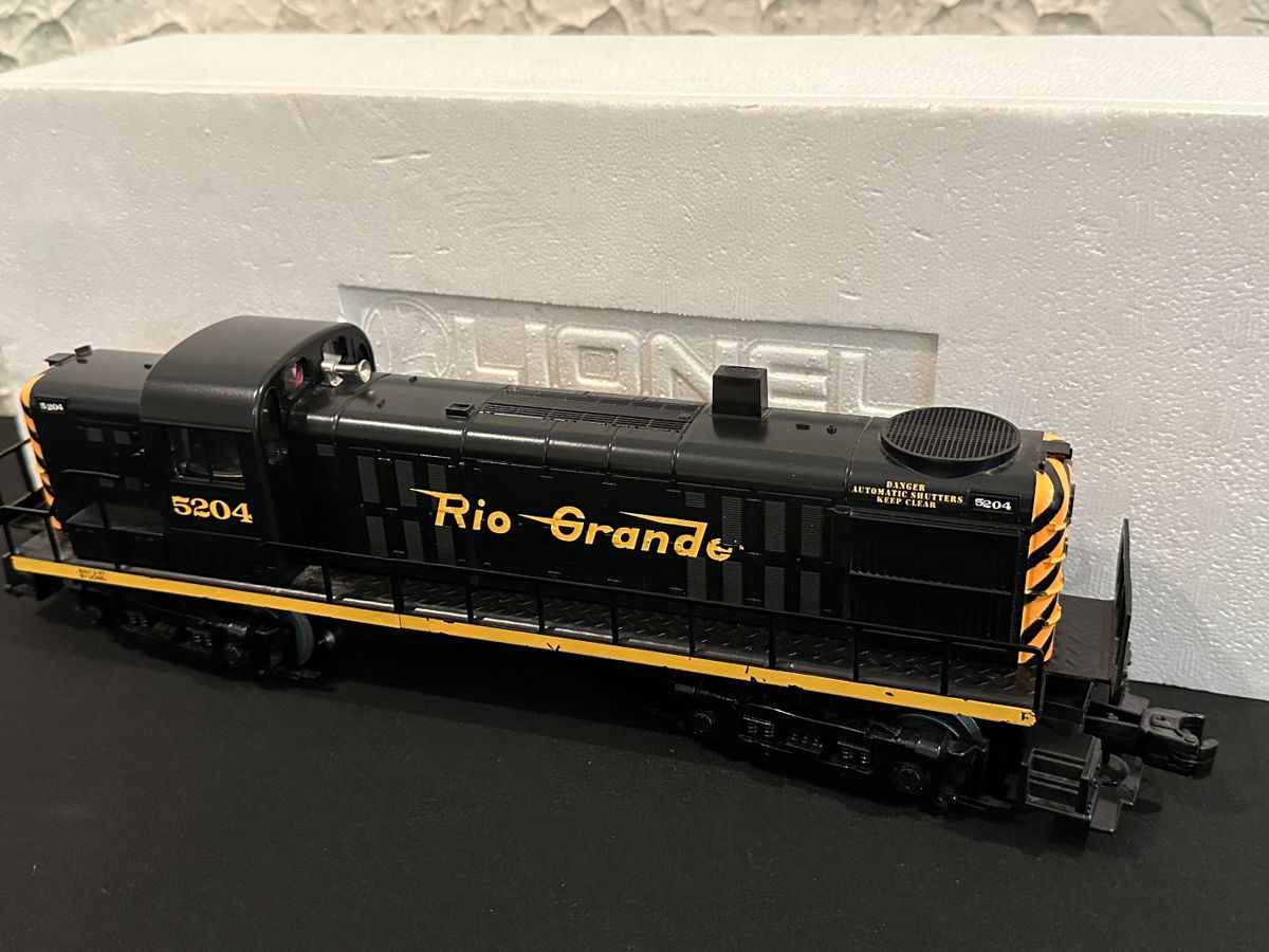 Highest & Best Offer Due
Lionel Rio Grande RS-3 Diesel Engine “Prototype”
Submit your highest and best offer by 3:00 PM on August 11, 2025.