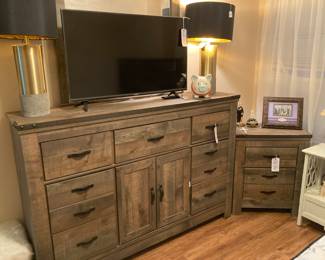 Ashley Signature rustic mirrored dresser and two-drawer bedside chest, Ashley lamps