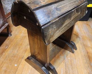 SADDLE STAND