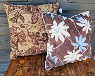 THROW PILLOWS