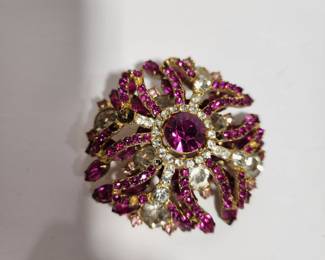 VINTAGE BROOCH