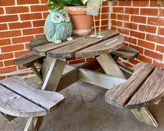 child's picnic table