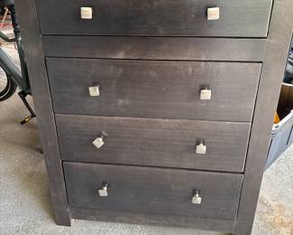 Custom made wood dreser