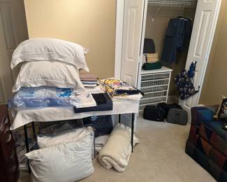 Linens, storage drawers