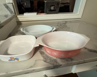 Kitchen dishes and Pyrex casserole dish