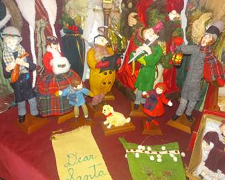 Simpich Carolers
