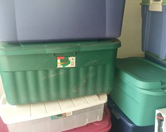 Storage totes