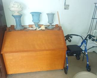 Big bin, flower pots and walker