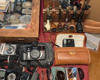 Camera's & Pipes & Sunglasses