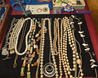 Women's Costume Jewelry 