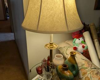Lamp Table - Crystal Vases 
