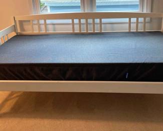 White Wood Day Bed With Casper Mattress
