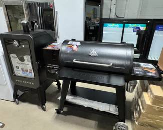 BBQ Grill & Smokers Orlando Estate Auction