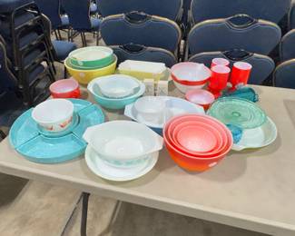 Vintage Pyrex Orlando Estate Auction