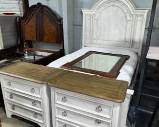 Full Bed Set Orlando Estate Auction