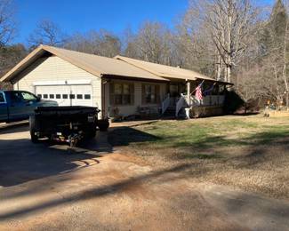 Built in 1974. One owner. 4.8 acres of land with pond,,,
4 bedrooms, three baths, solid foundation
No realtor!!! For Sale by Owner!!