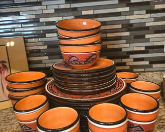 Tabletops Gallery HOPI Dinnerware Set