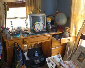 Desk.