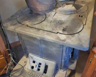 Large and heavy cast iron stove, great for a lodge or retreat, no loading available, bring your own muscle, it is so worth it