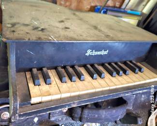 Kid's piano, needs some dusting off