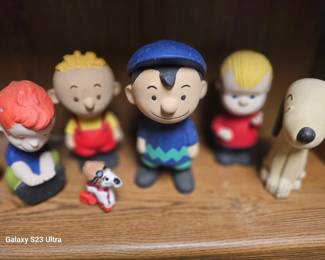 Peanuts family 