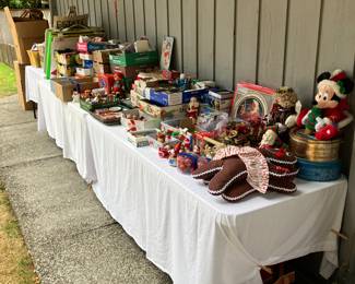 Christmas decorations & ornaments - Campbell Soup kids, CocaCola, Hallmark, Ivana, and so much more 