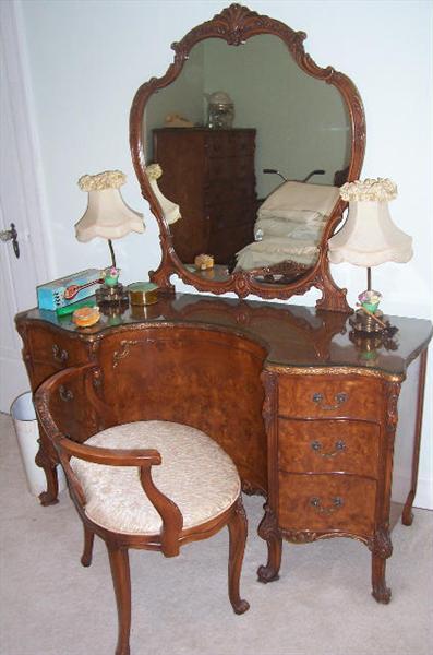 EXQUISITE french burled walnut ladies vanity/mirror and bench/seat
51"L x 19 1/2"W x 29"H to top of vanity, 66"H to top of mirror